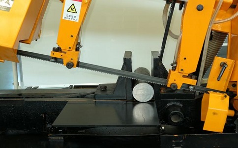 阳山数控带锯床自动送料精度会出现偏差吗？